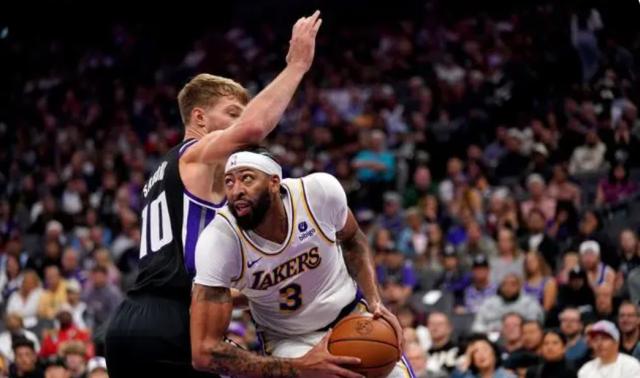 爱体育官方下载入口-再遭小萨博尼斯完爆 31岁浓眉哥未老先衰巅峰已过