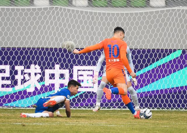 爱体育官方下载入口-莫伊塞斯许愿：夺3连冠写进历史 二将缺阵增加困难